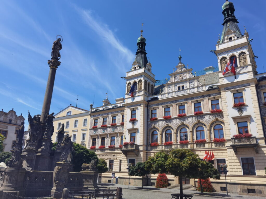 Das ist das Rathaus von Pardubice - dazu ein paar Eindrücke von den Gassen der Altstadt.