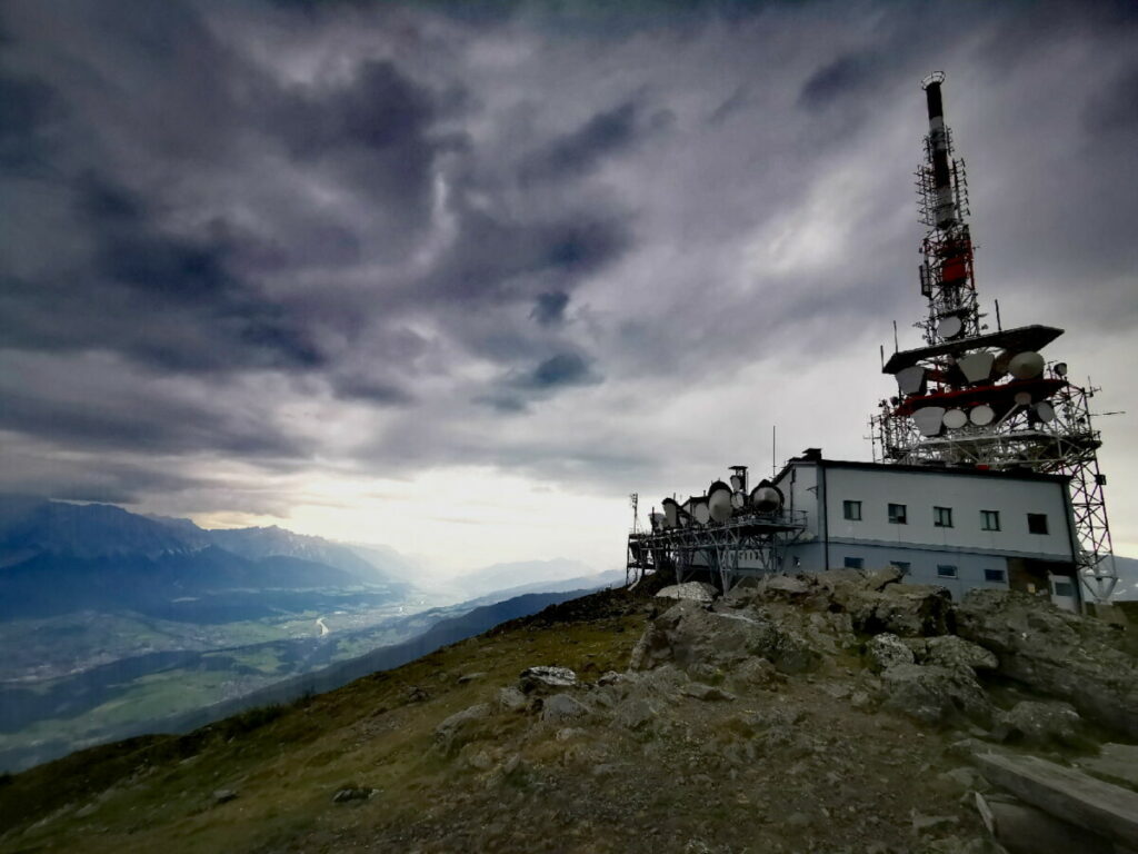 Der Patscherkofel Gipfel mit dem weithin sichtbaren Sendemasten