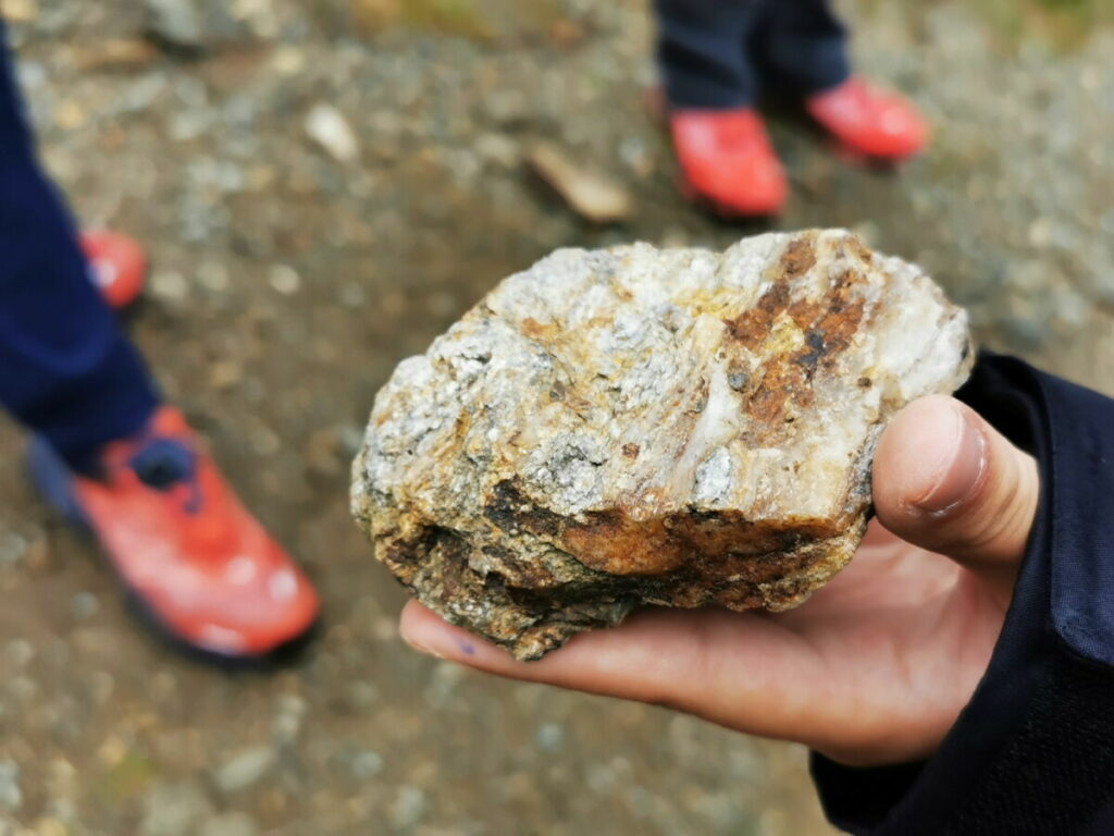 Das Fundstück - der besonders glänzende Stein