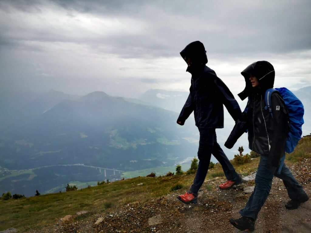 Leider hat uns der Regen erwischt, schnell zurück zur Bergstation