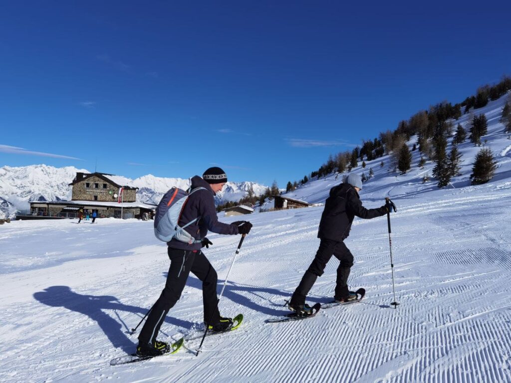 Leicht am Patscherkofel schneeschuhwandern: Wir starten bei der Patscherkofelbahn Bergstation