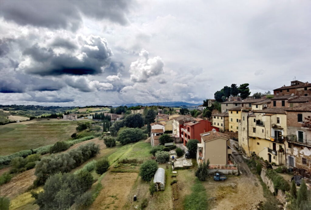 Blick auf Peccioli von der Aussichtsplattform