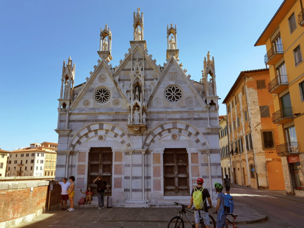 Pisa ist mehr als nut der Schiefe Turm. Die Altstadt ist sehr sehenswert.