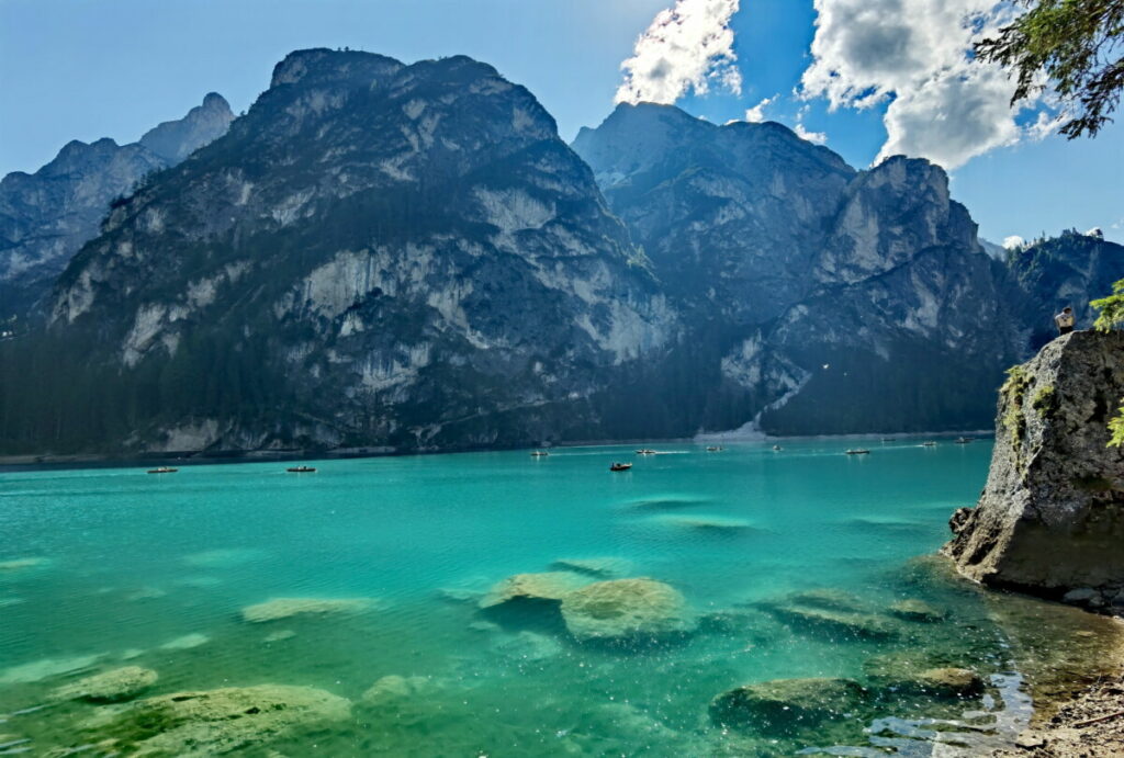 Gigantisch grün - der Pragser Wildsee in den Dolomiten