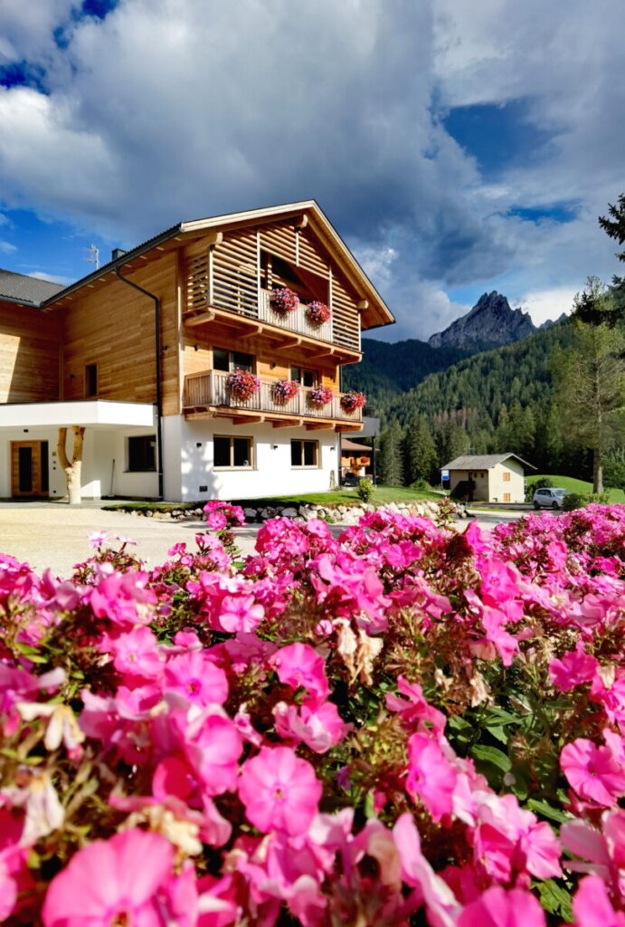 Sehr schöne Ferienwohnung am Pragser Wildsee - mit Spielplatz und Tieren auf dem Bauernhof