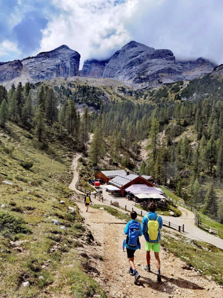 Unser Tipp: Beim Pragser Wildsee zur Plätzwiese wandern