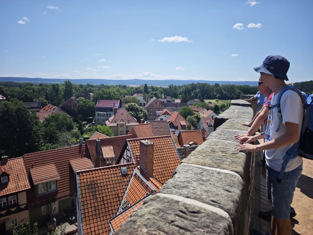 In Quedlinburg mit Kindern über die Dächer der Stadt schauen