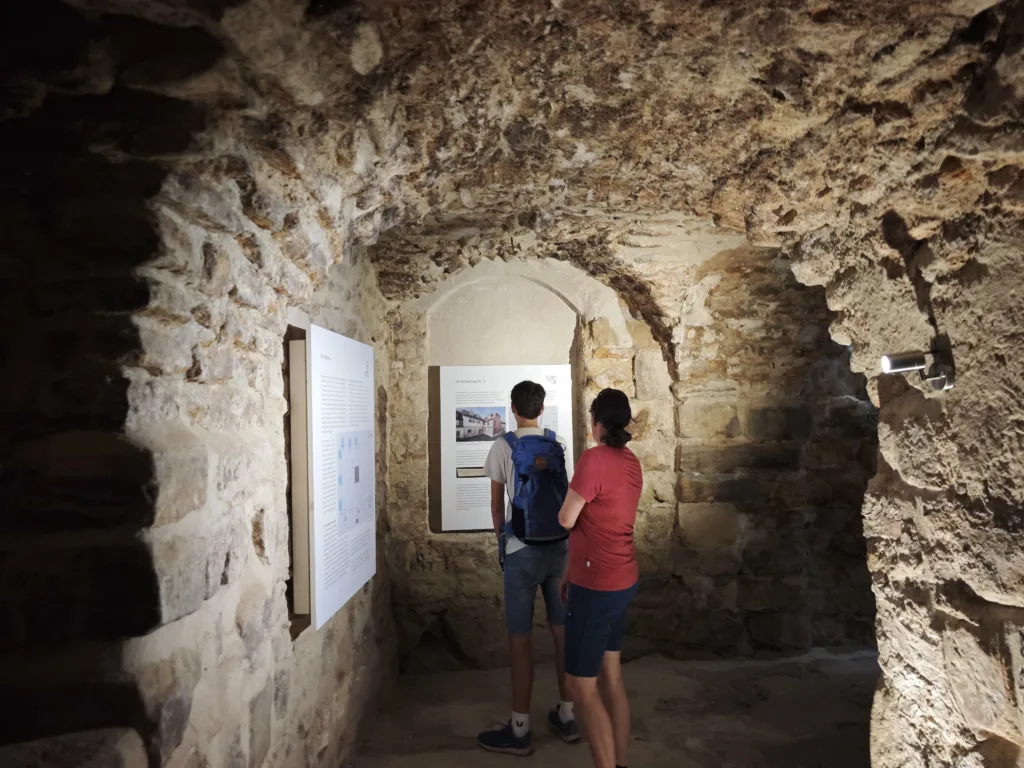 Direkt daneben geht es in Quedlinburg mit Kindern in die historische Klosteranlage