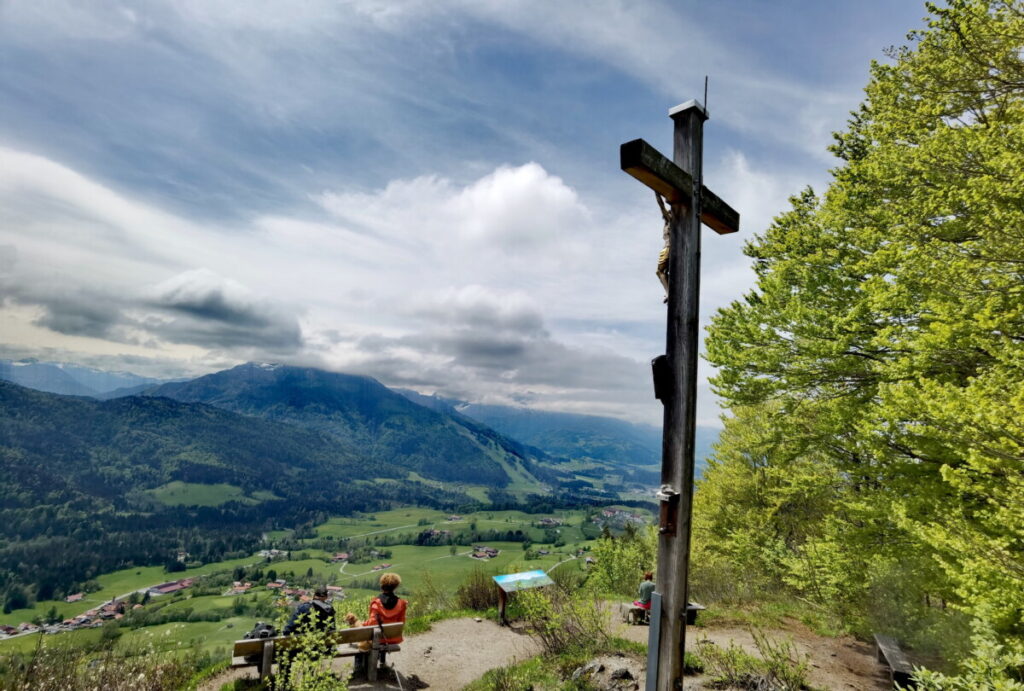 Perfekter Aussichtspunkt in Reit im Winkl - das Wetterkreuz