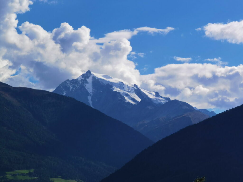 Blick auf den Ortler samt Gletscher, 3905 m