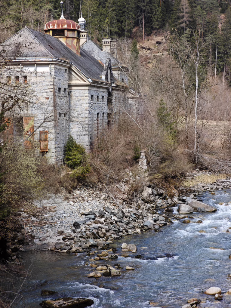 Rienzschlucht Lost Place: Kraftwerk Rundl, versorgte einst Brixen mit Strom