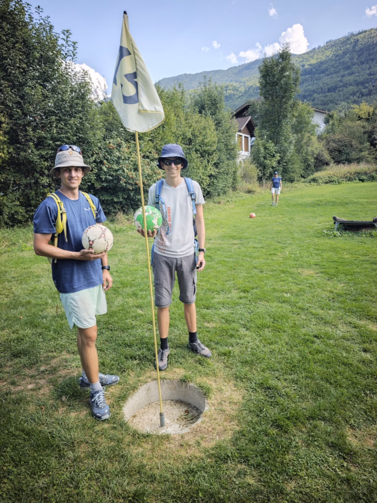Schon mal Fußballgolf gespielt? Wir haben es ausprobiert!