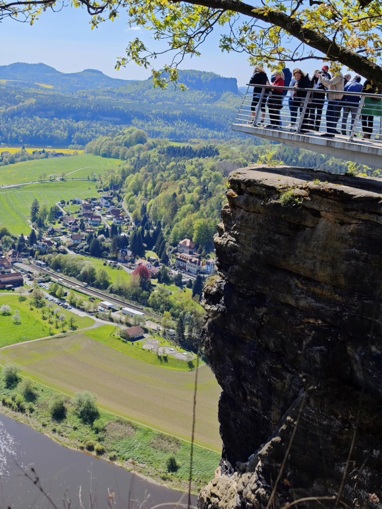 Sächsische Schweiz wandern mit Kindern - mit der gigantischen Basteiaussicht