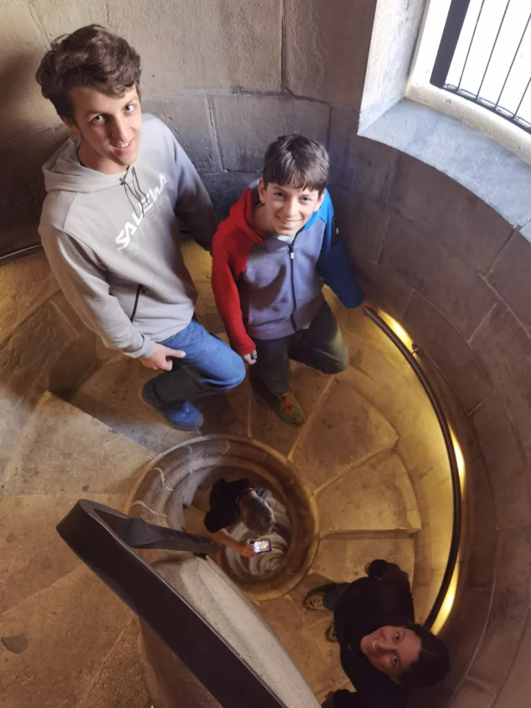 Der Abstieg vom Turm der Familia Sagrada erfolgt über diese Wendeltreppe