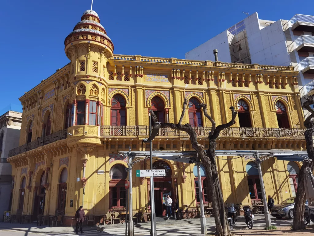 Prächtiges Gebäude in Sant Feliu de Guíxols - das ehemalige Kasino