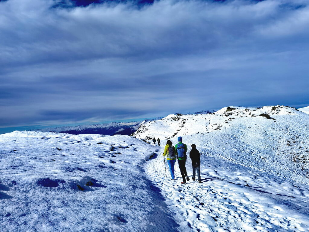 Und so sieht drei Jahre später der Weg zum Granattor im Schnee aus