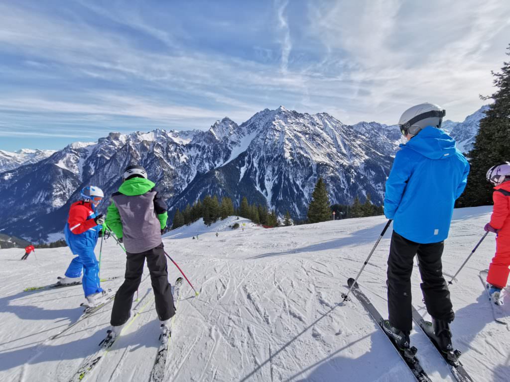 Skigebiet Brandnertal - der Ausblick über die Skipiste bei der Bergstation Gulma