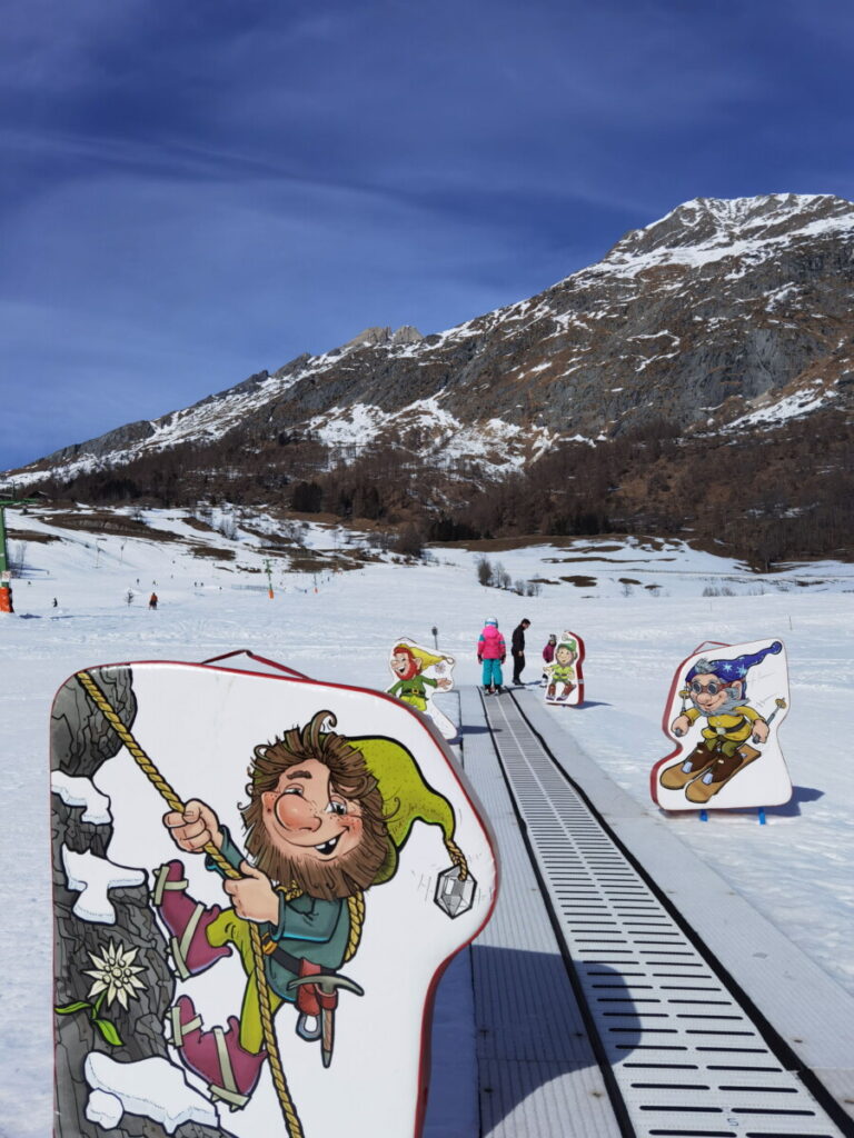 Skiurlaub mit Kindern für die Kleinsten: Das Förderband im Familienskigebiet Prägraten