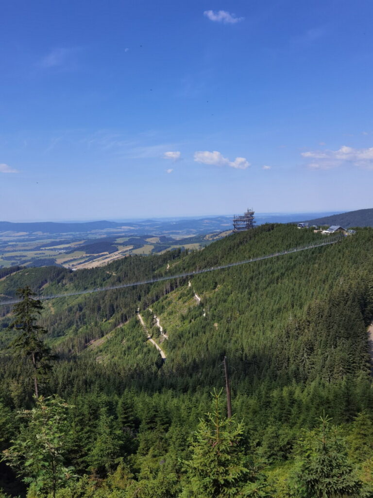 Der Ausblick vom Rückweg auf die Sky Bridge 721 und den Skywalk