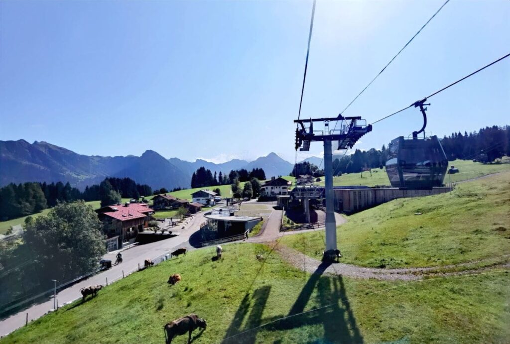 Mit der neuen Söllereck Bergbahn geht es hinauf Richtung Bergstation