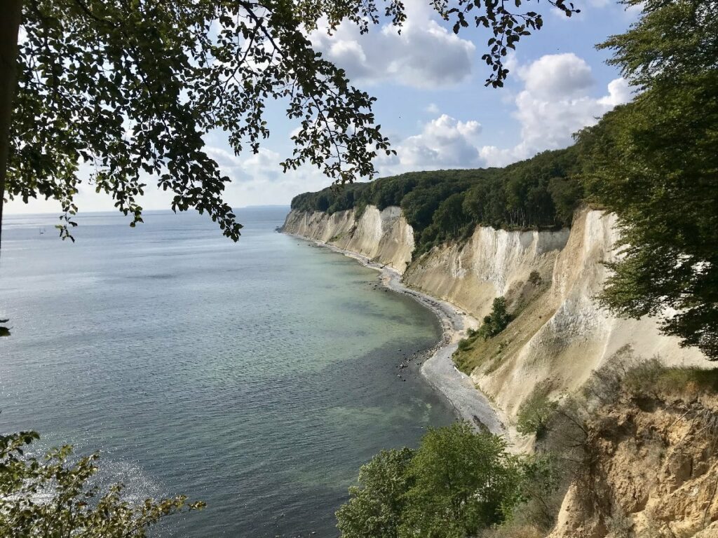 Sommerurlaub mit Kindern auf der Ostseeinsel Rügen: Ein Besuch an den Kreidefelsen darf nicht fehlen