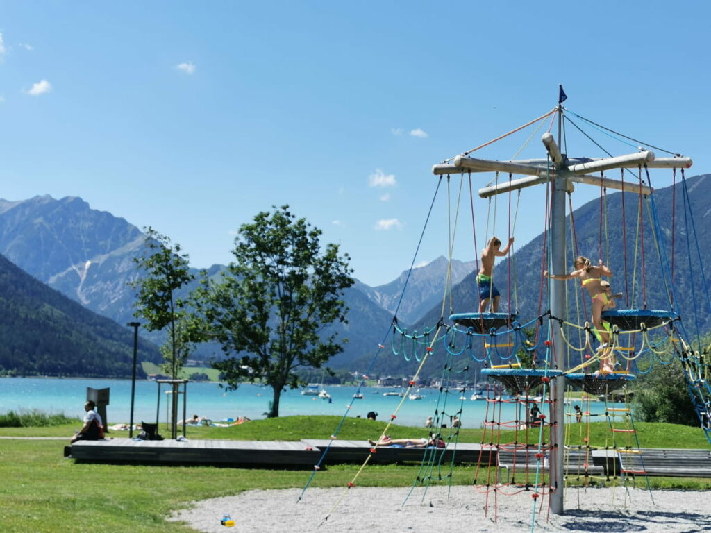 Spielplatz am See? Unsere ultimative Liste der schönsten Spielplätze in Tirol