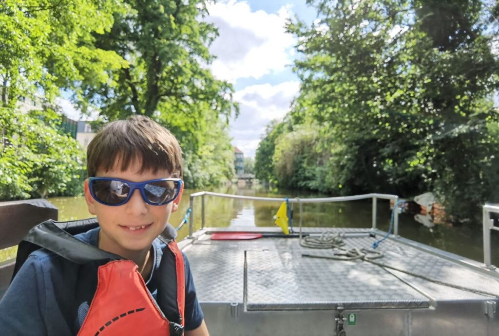 Entspannt in Leipzig mit Kindern - bei der Bootstour