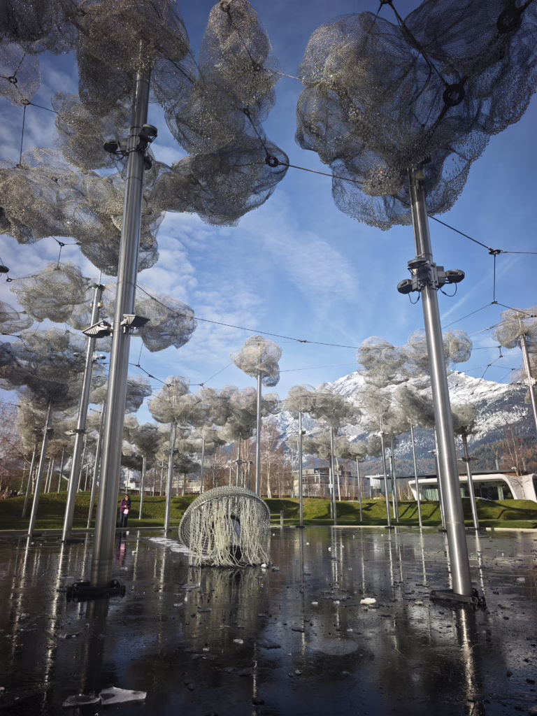 Swarovski Kristallwelten mit Kindern - am Spiegelteich mit der Kristallwolke