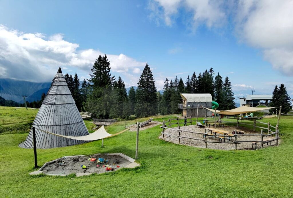 Tippi Spielplatz Laterns direkt bei der Bergstation