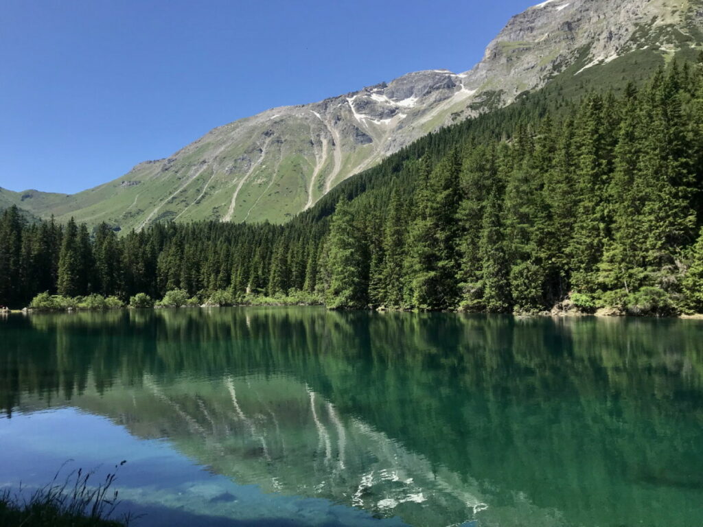 Tirol Wanderung mit Kinderwagen am Obernberger See