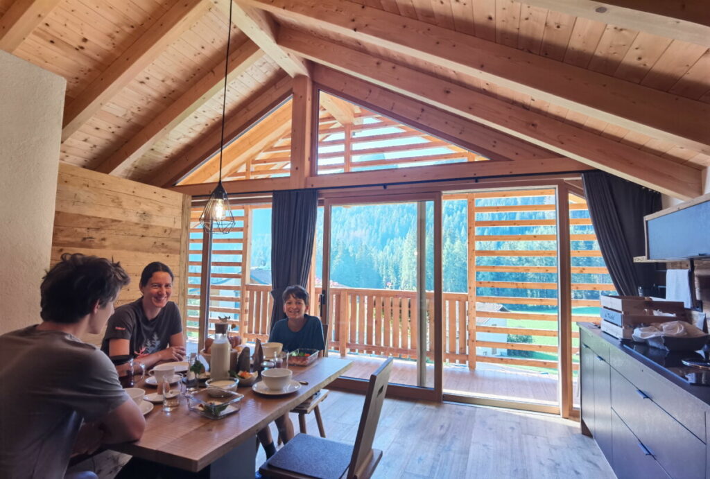 So schön hatten wir es beim Urlaub auf dem Bauernhof Südtirol mit Frühstück - viele gute bäuerliche Produkte, sogar frische Almbutter!