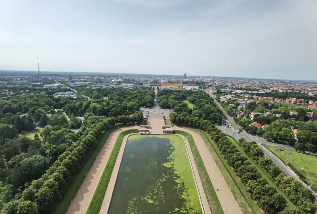 Leipzig mit Kindern - Blick vom Völkerschlachtdenkmal über die Stadt