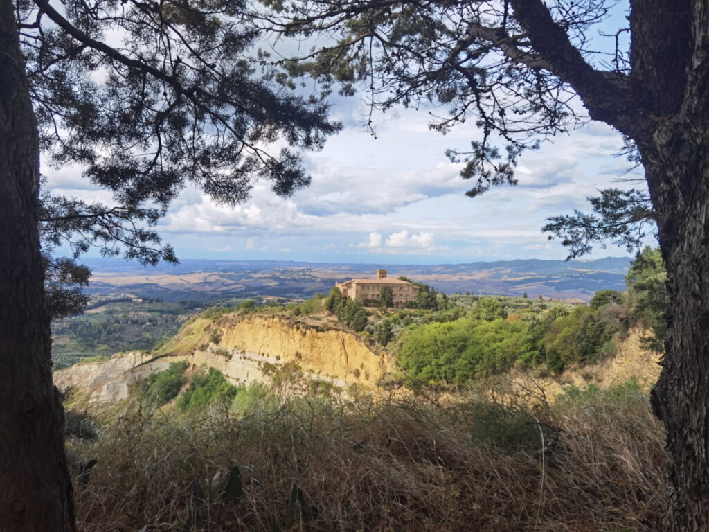 Volterra Aussichtspunkt: An den Felsabbrüchen von Le Balze