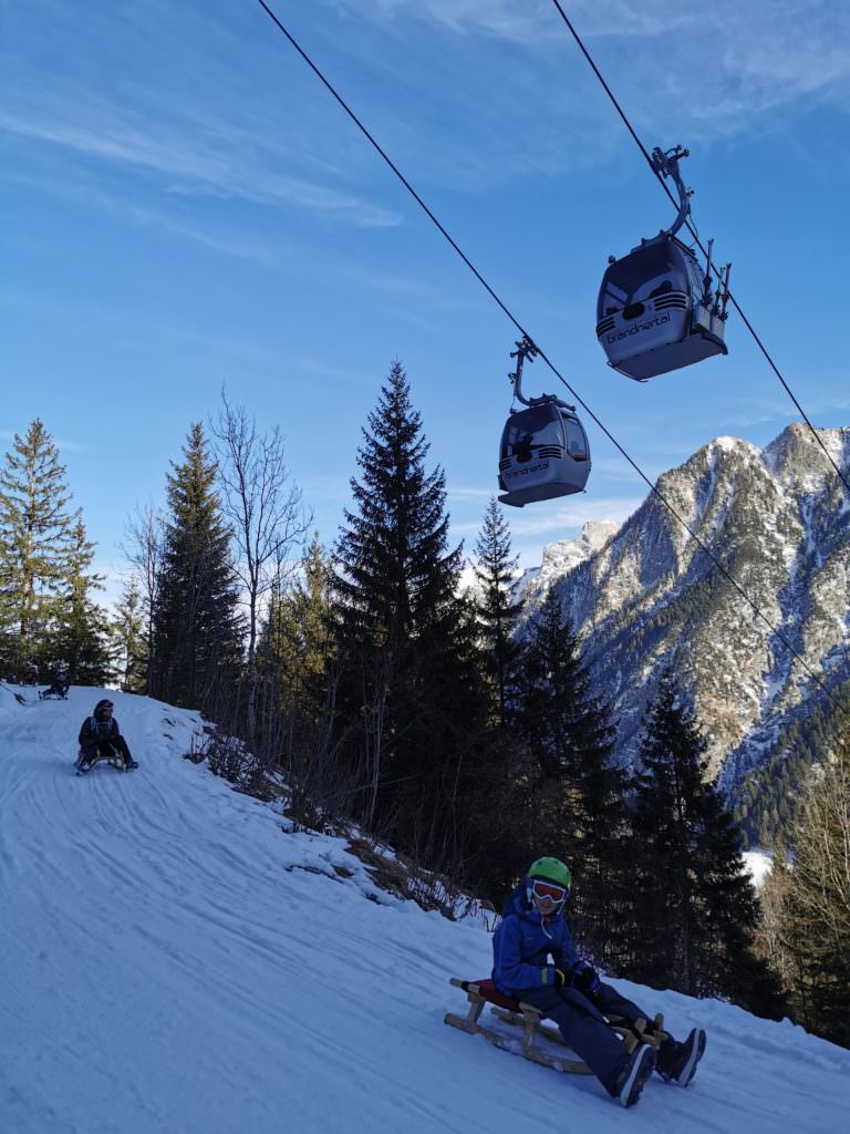 Rodeln mit Lift - hier geht´s gut zum Rodeln mit Kindern 