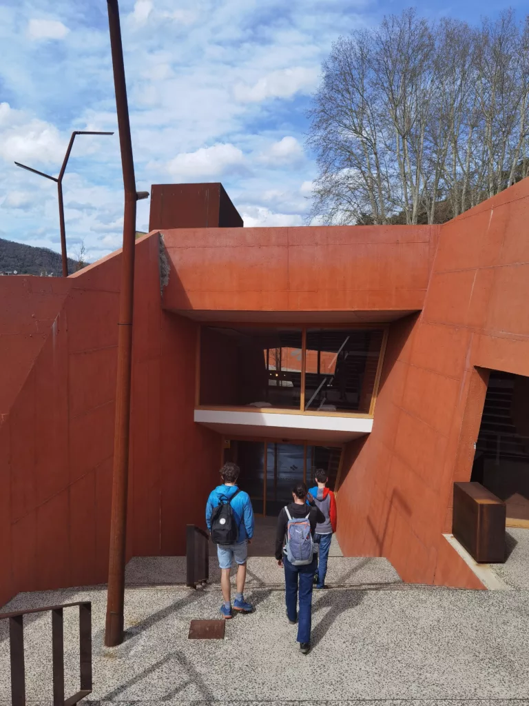 Ausflug ins Vulkanmuseum an der Costa Brava mit Kindern