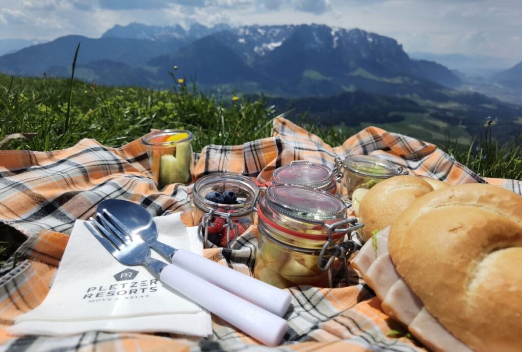 Besser geht es nicht: Unser Picknick mit Berglick - abwechslungsreich zusammengestellt vom Walchsee Hotel