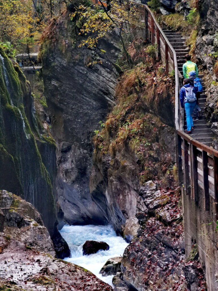 Durch die Wimbachklamm mit Kindern - über diese Treppe geht es hinauf