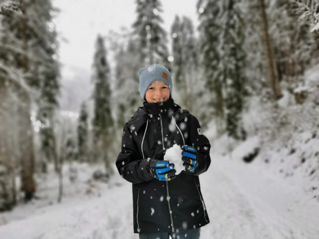 Winterwandern Kleinwalsertal mit Kindern - bei Schneefall!