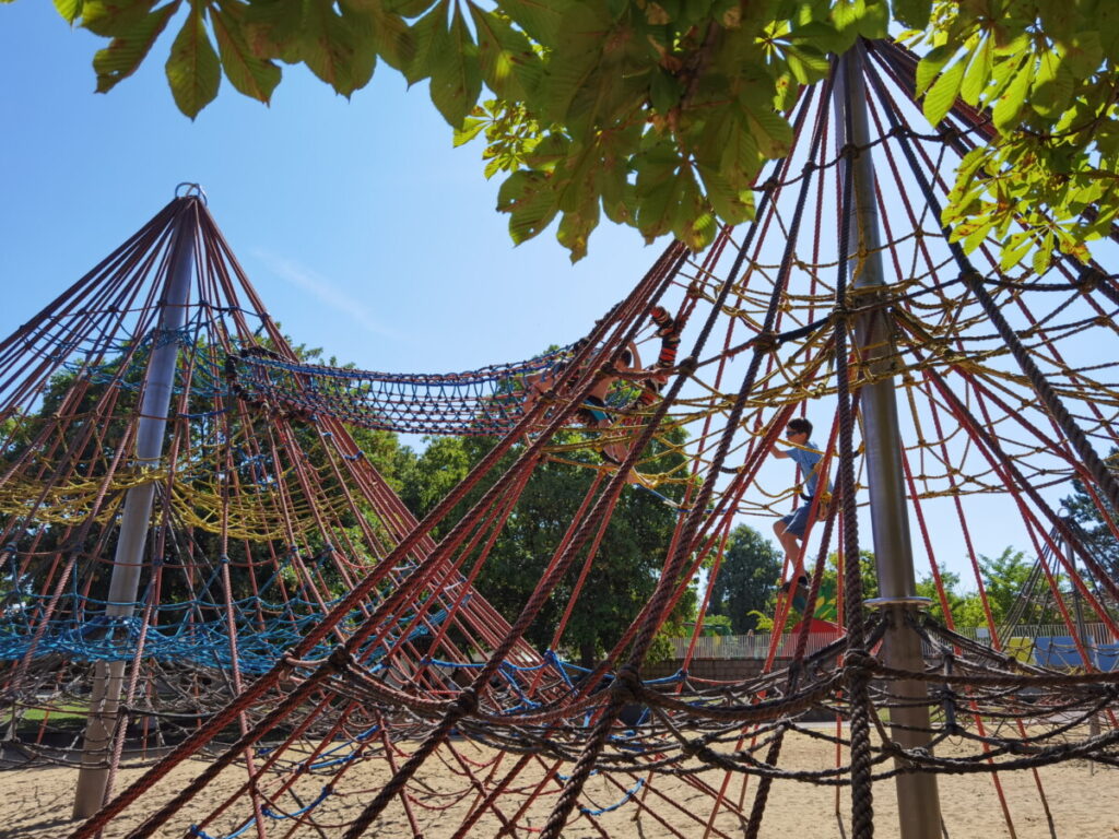 Spielplatz Erfurt mit Kindern - hier kannst du einen ganzen Tag verbringen