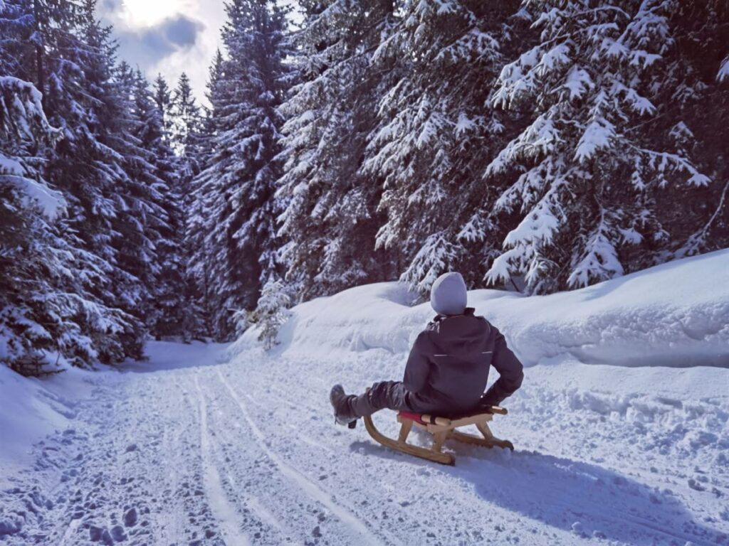 Besonders stimmungsvolle bei Neuschnee in Laterns rodeln